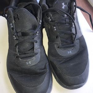 Men’s black sneakers
